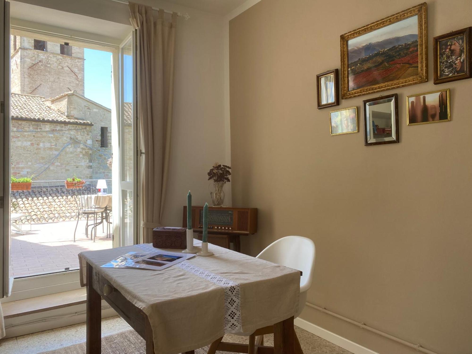 App. Con Terrazza Panoramica In Centro-蒙特法尔科 外观 照片